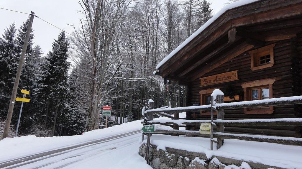 Almbruennerl Die Almhuette Auf Der Raffner Alm Ruhpolding Rum bild