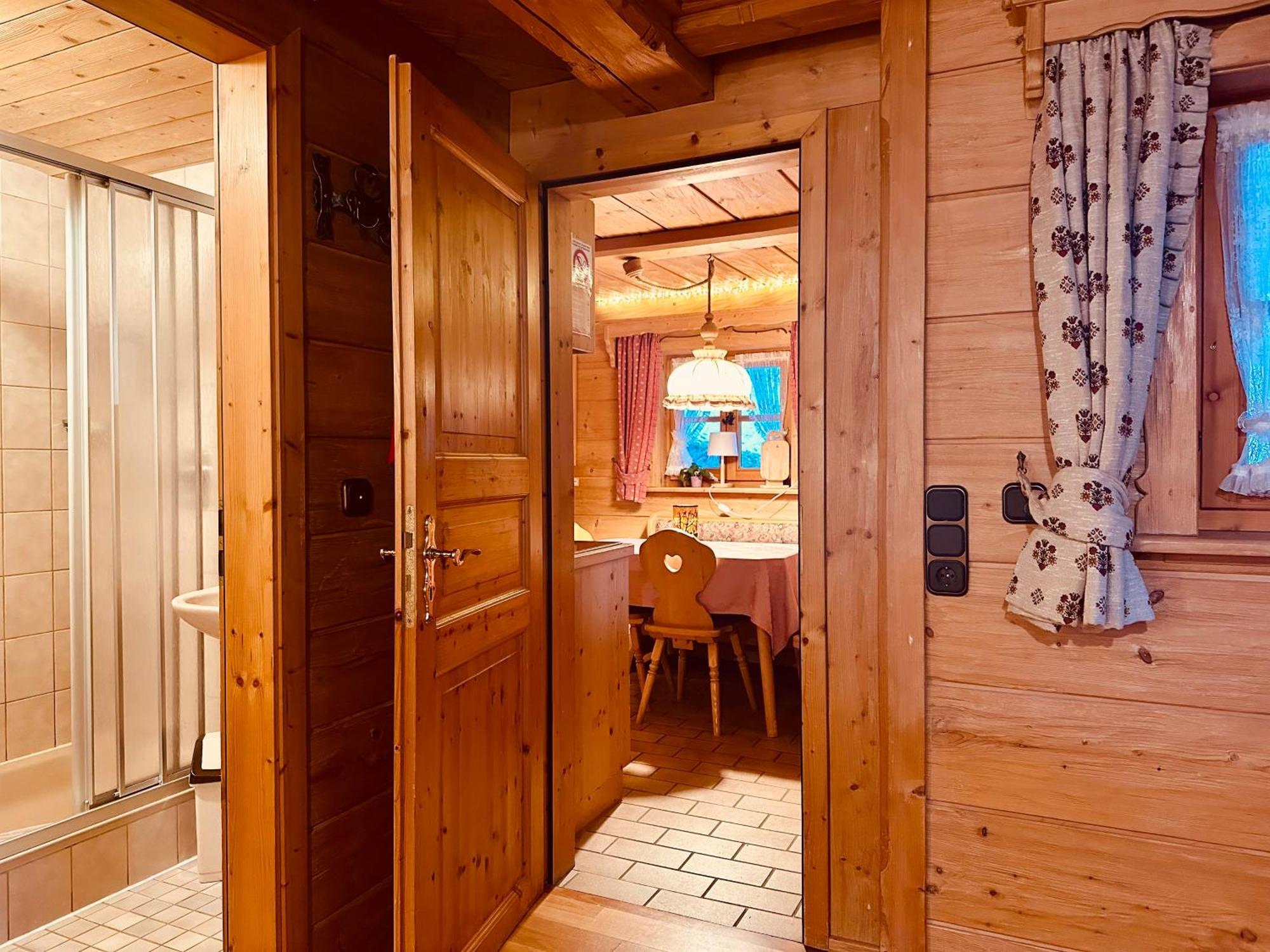 Almbruennerl Die Almhuette Auf Der Raffner Alm Ruhpolding Exteriör bild