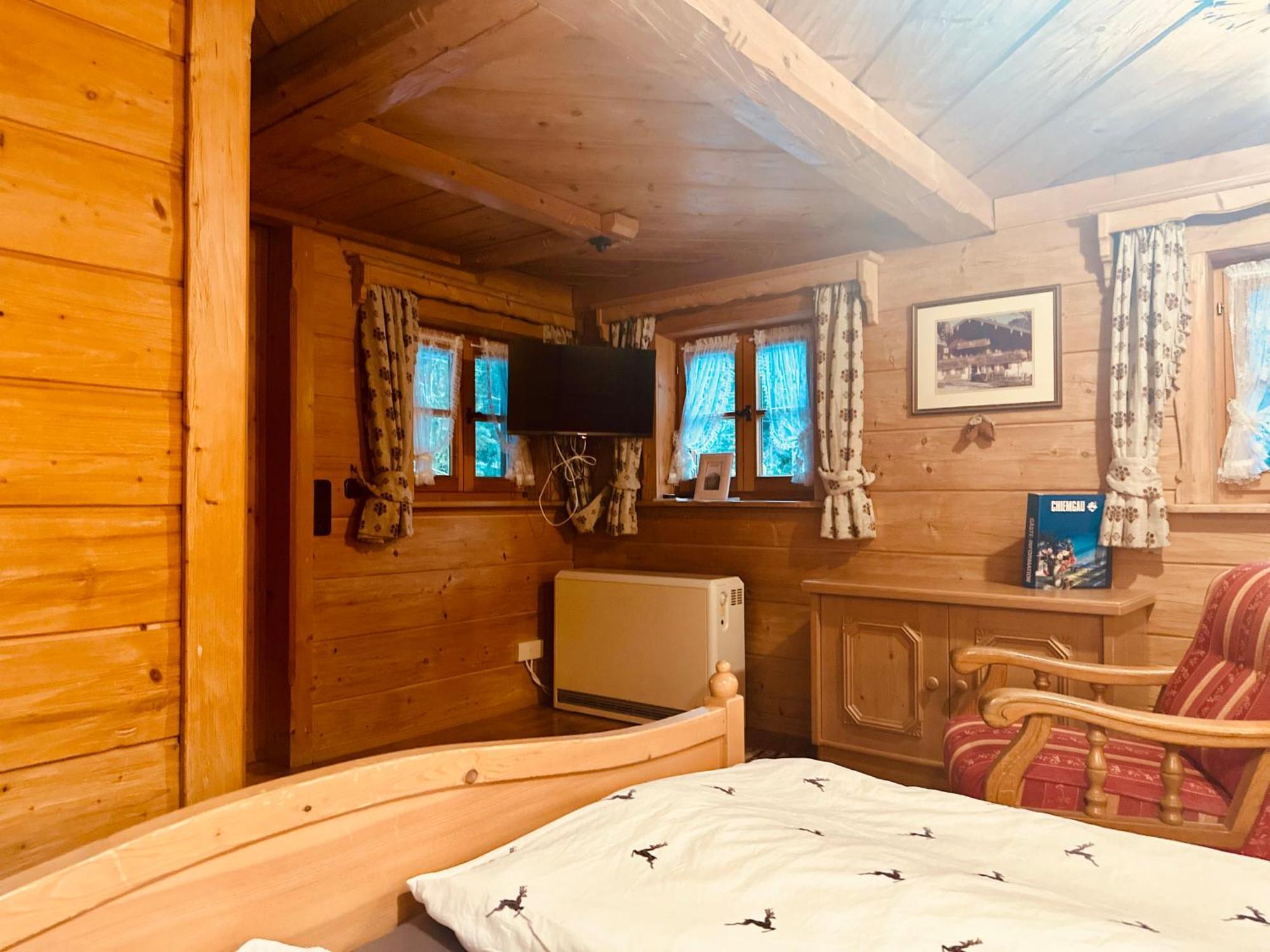 Almbruennerl Die Almhuette Auf Der Raffner Alm Ruhpolding Exteriör bild