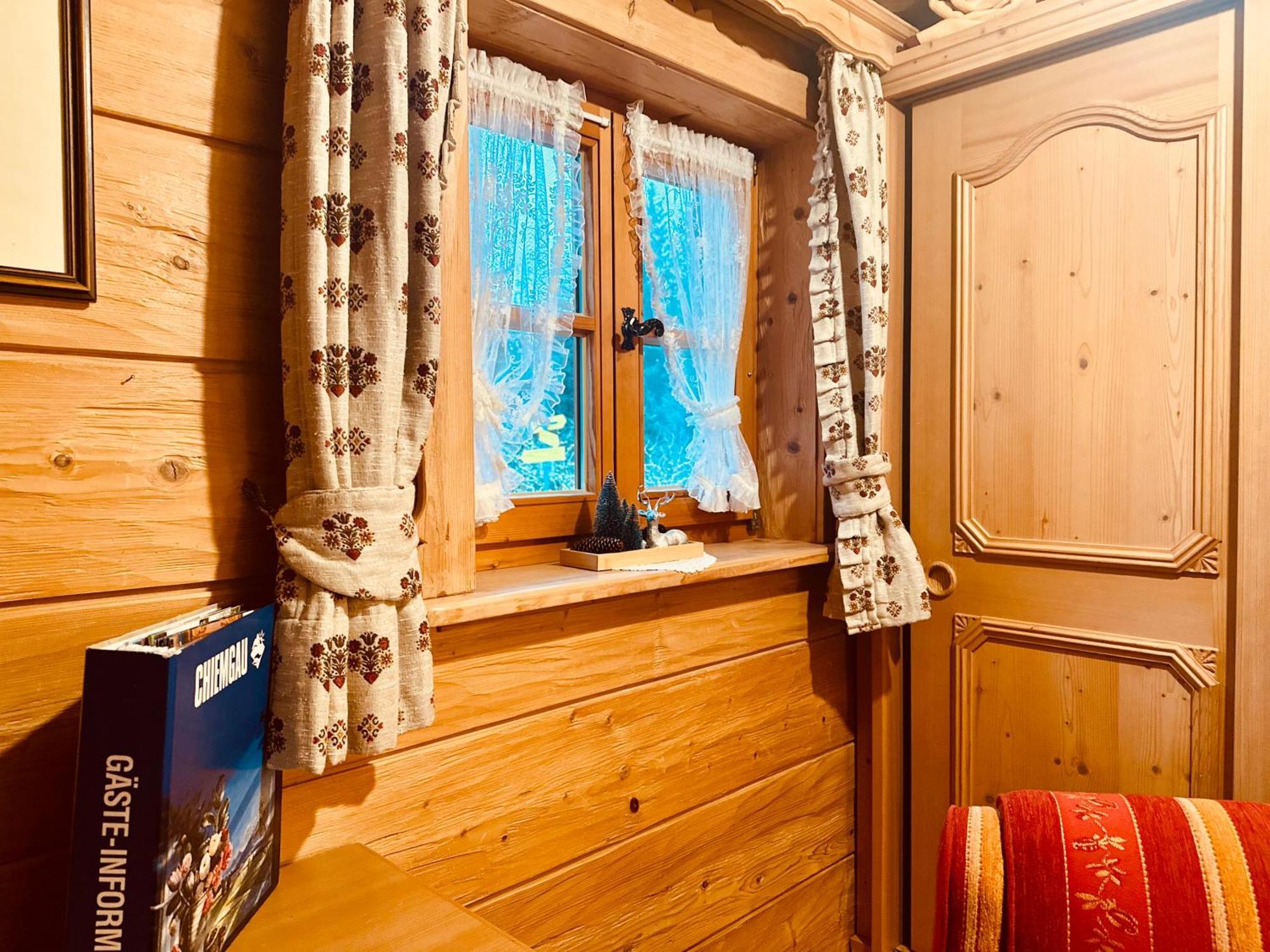 Almbruennerl Die Almhuette Auf Der Raffner Alm Ruhpolding Exteriör bild