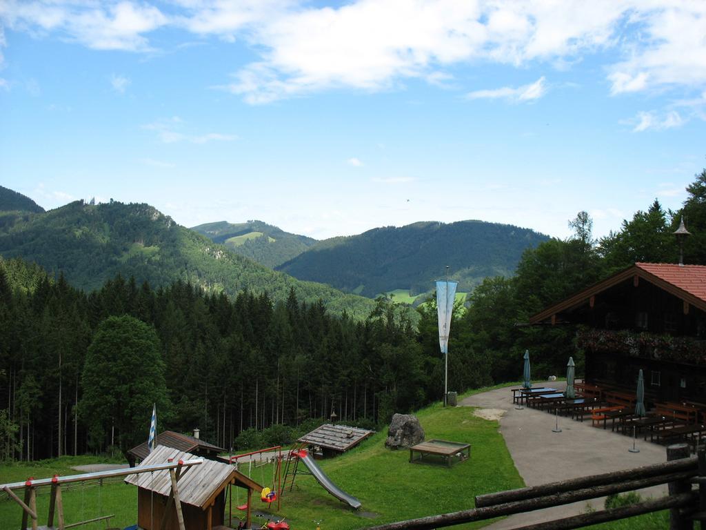 Almbruennerl Die Almhuette Auf Der Raffner Alm Ruhpolding Rum bild
